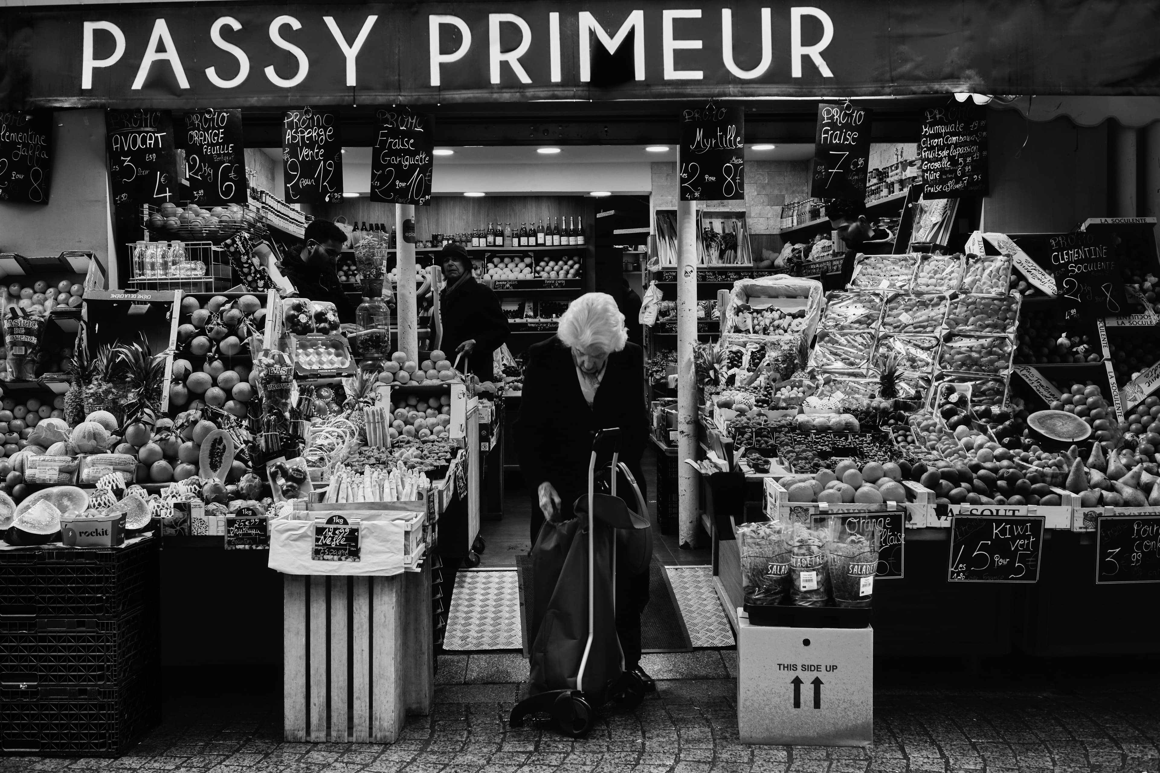 paris monochrome — photo 23
